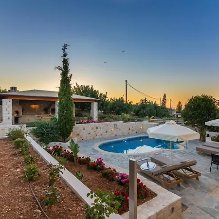 Вилла Dafni With Private Pool Гуве