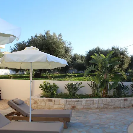 Dafni With Private Pool Вилла Гуве
